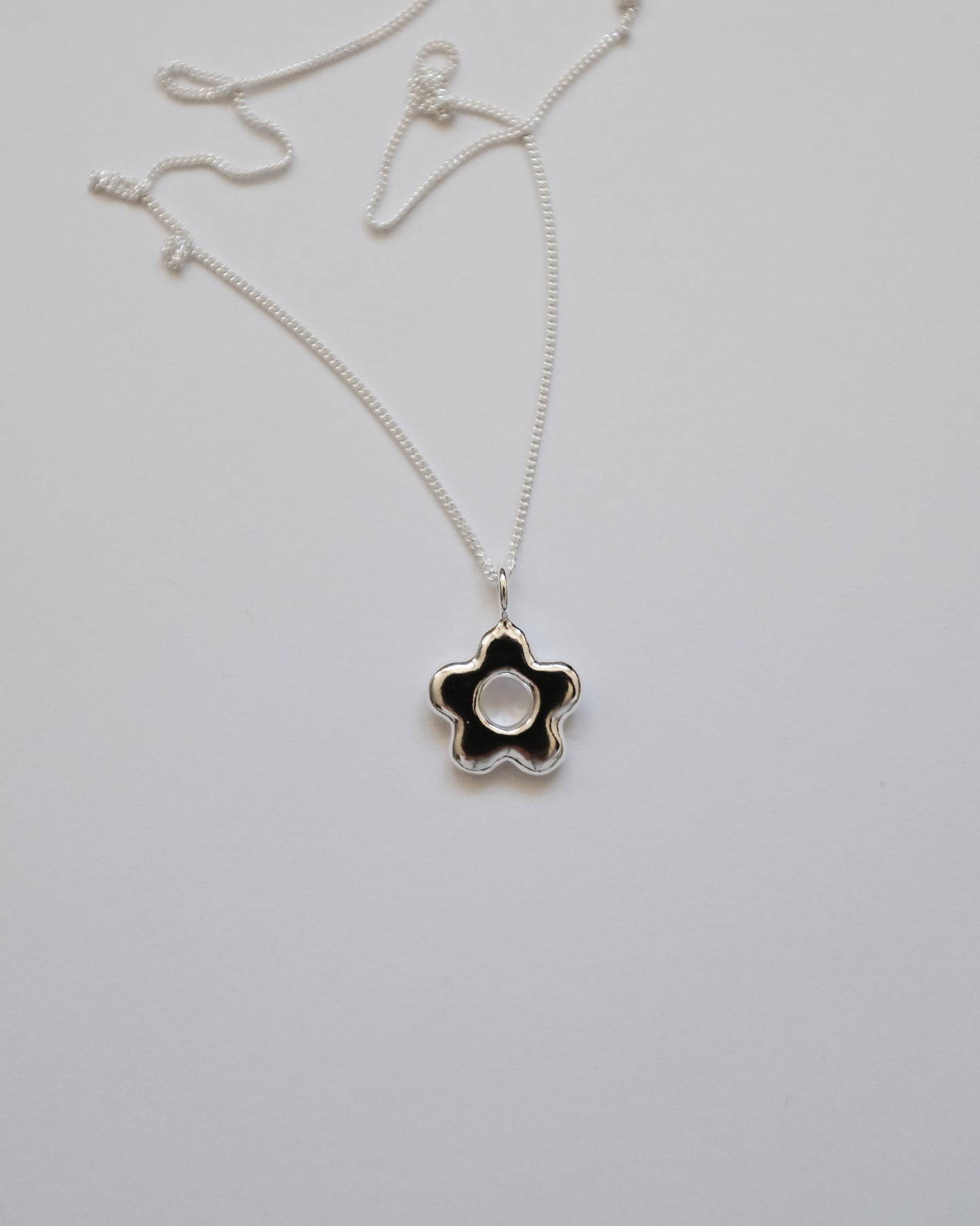 BLOMMAN NECKLACE